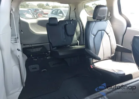 2021 Chrysler Voyager Lxi z USA, uszkodzony, nr VIN 2C4RC1DG8MR539103